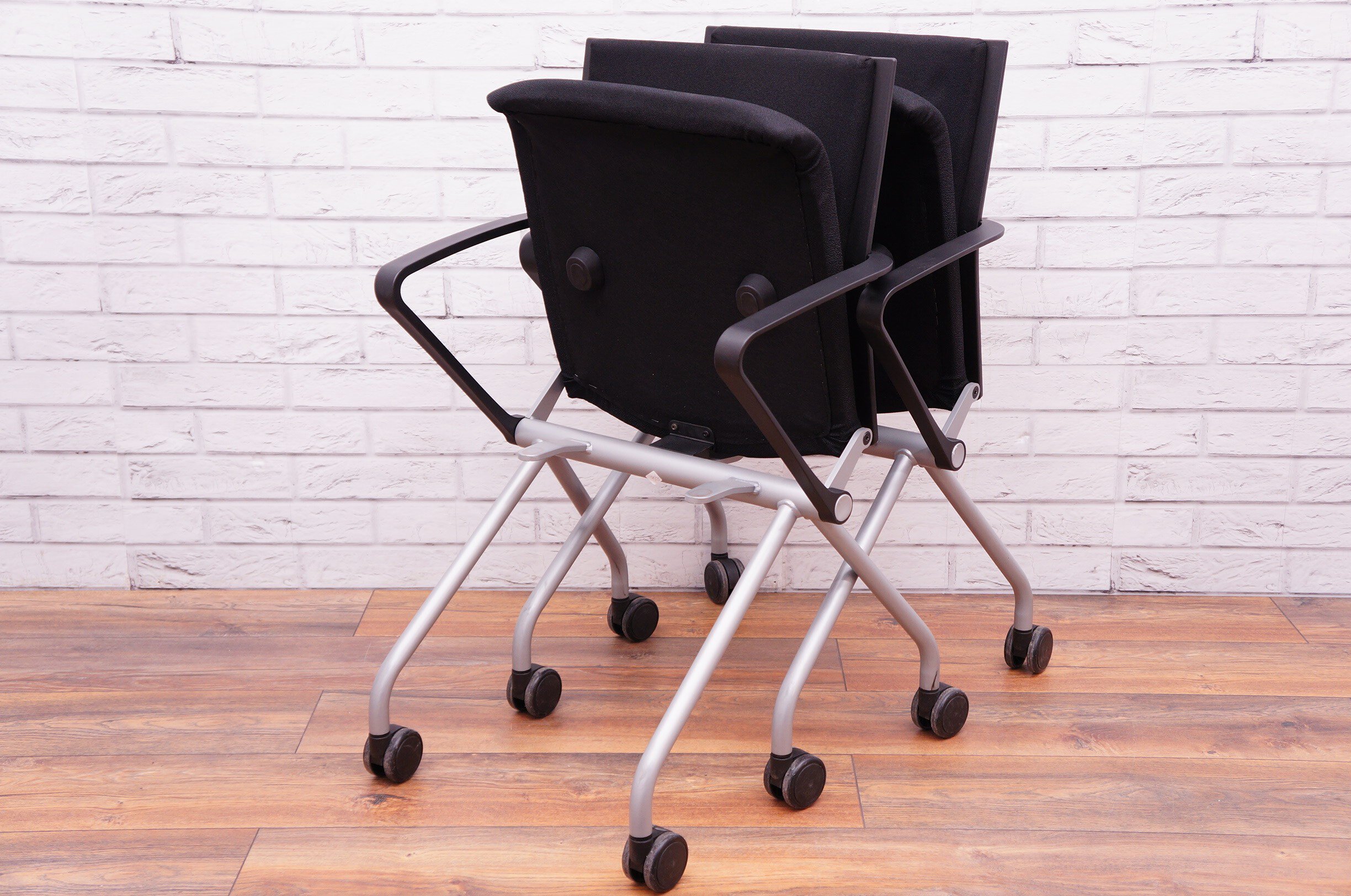 Steelcase Sarb Meeting Chair - Office Resale