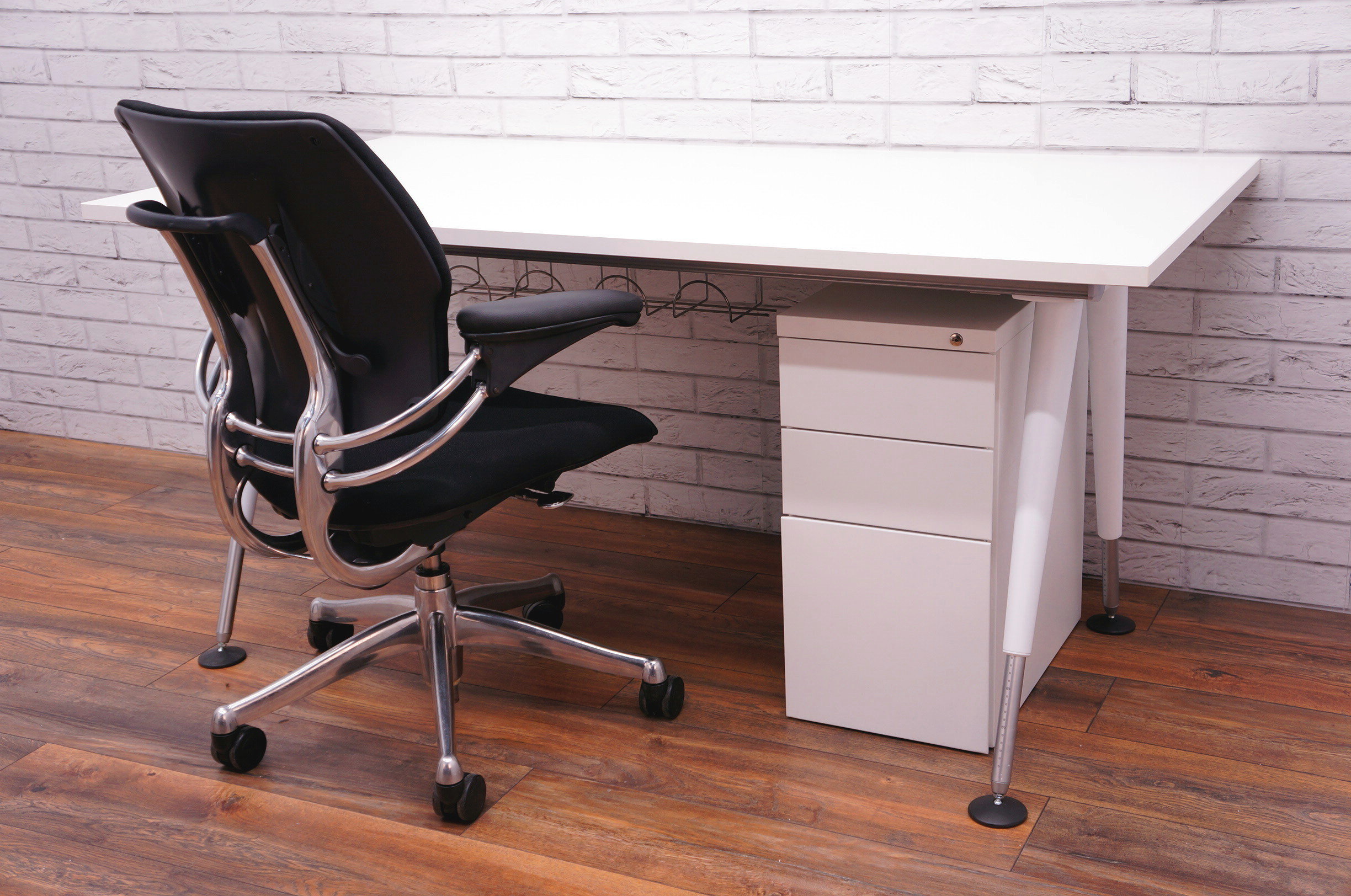 Herman Miller Abakenvironments Desk With Chalk White Height